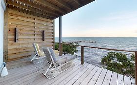 Thatch Caye Resort